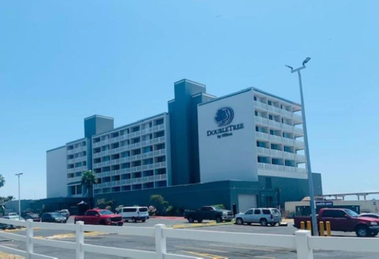 Doubletree By Hilton Beachfront 4*