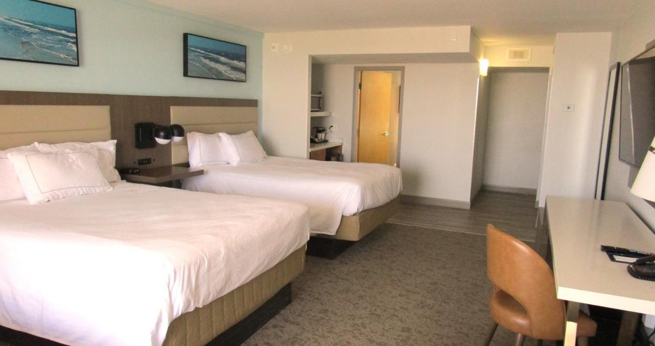Doubletree By Hilton Beachfront 4*