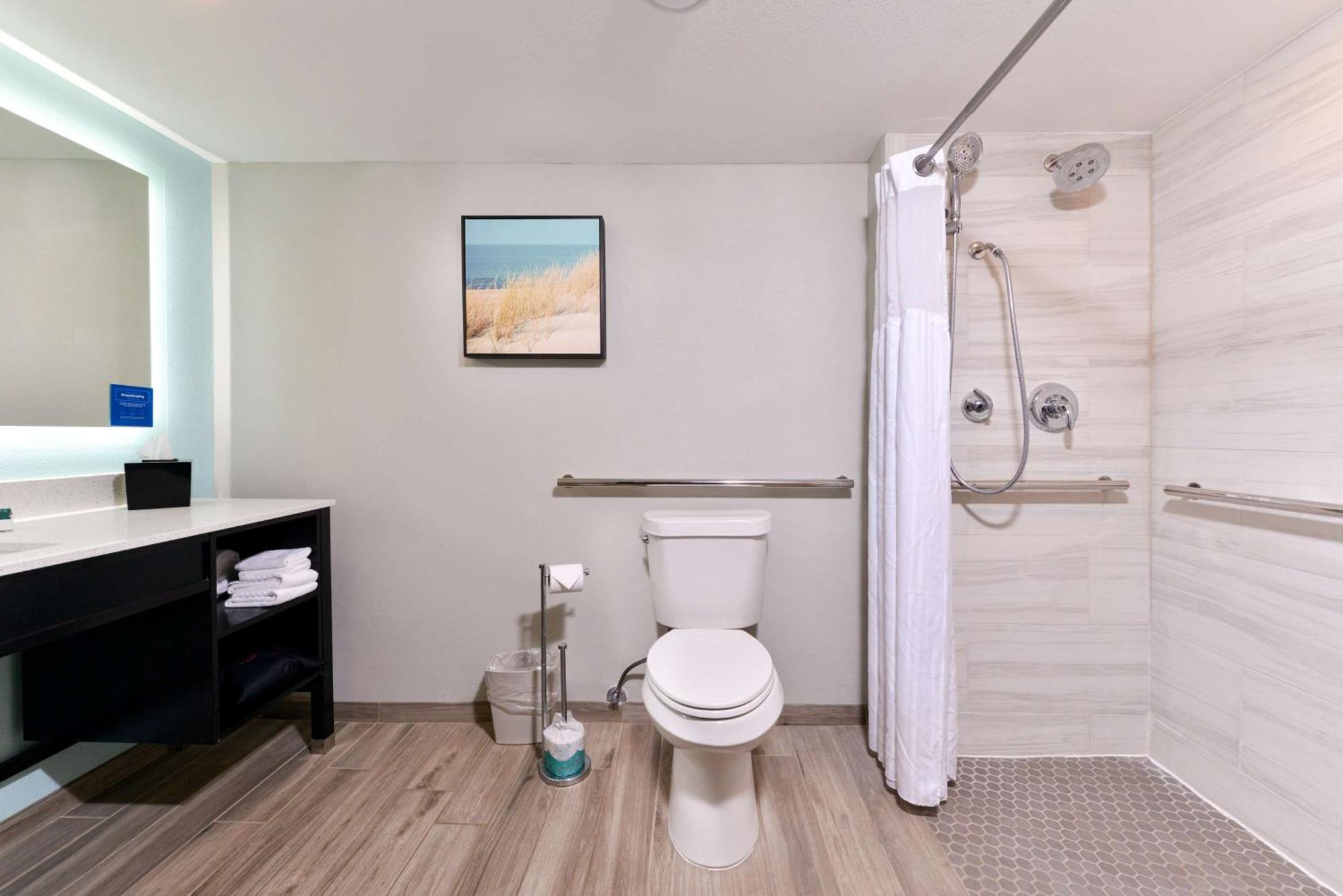 Hotel Doubletree By Hilton Beachfront 4*