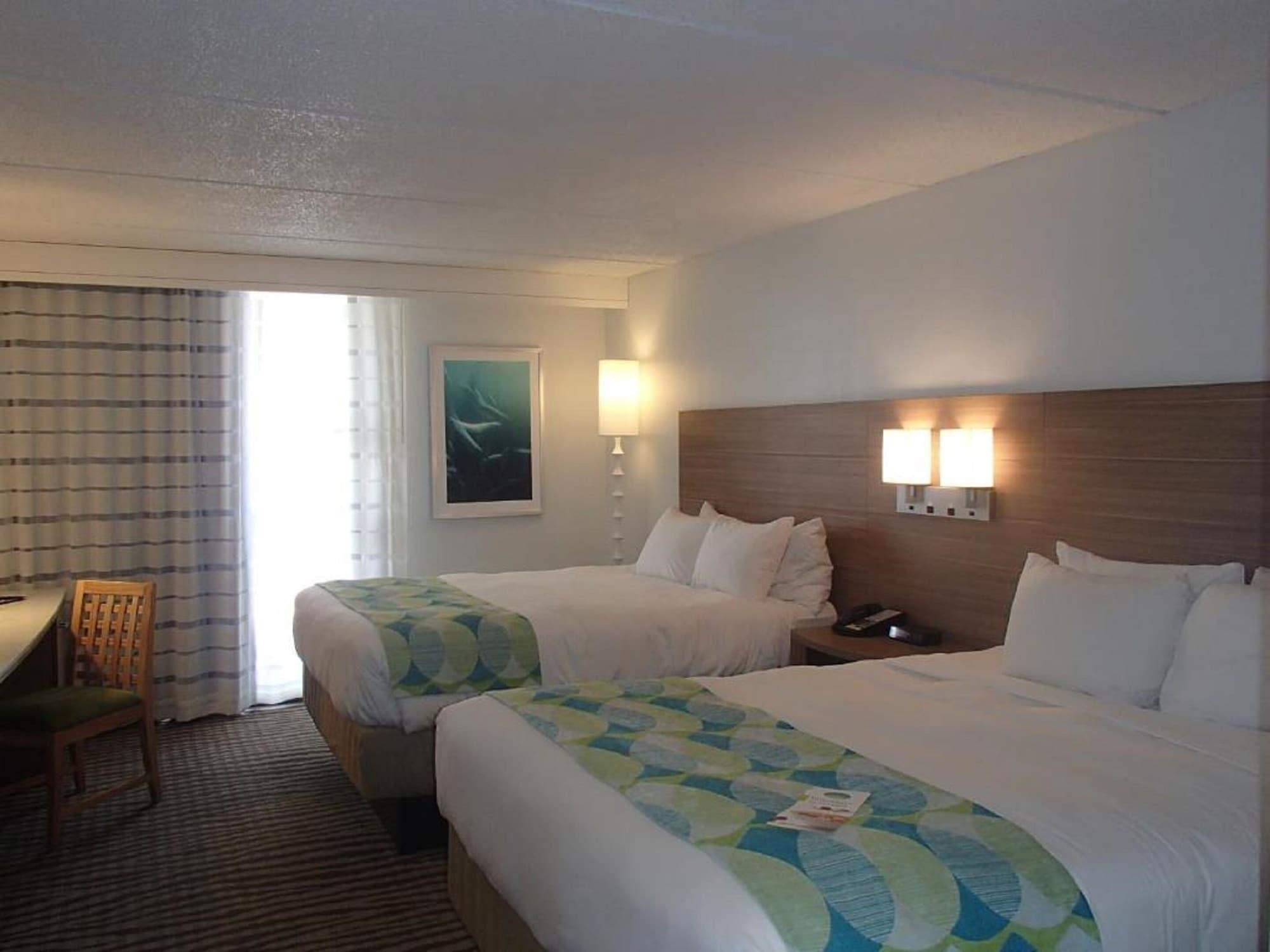 Hotel Doubletree By Hilton Beachfront 4*