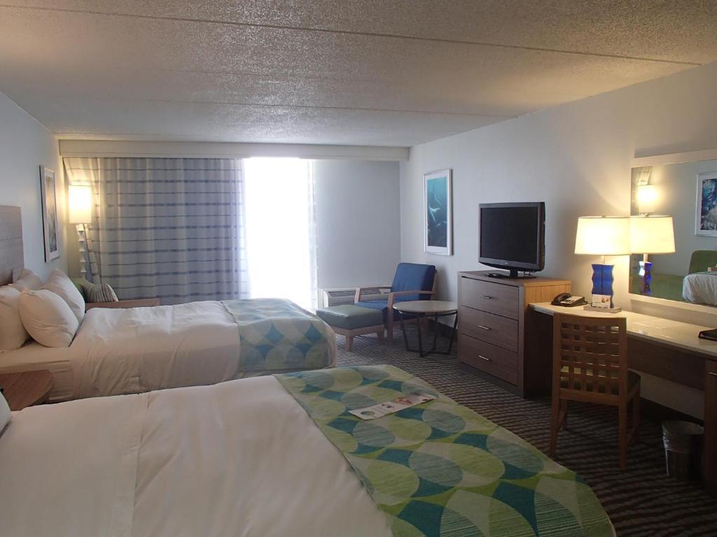 Doubletree By Hilton Beachfront Hotel