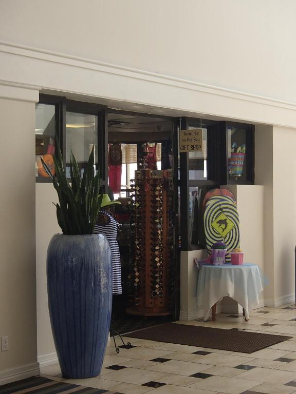Doubletree By Hilton Beachfront 4*