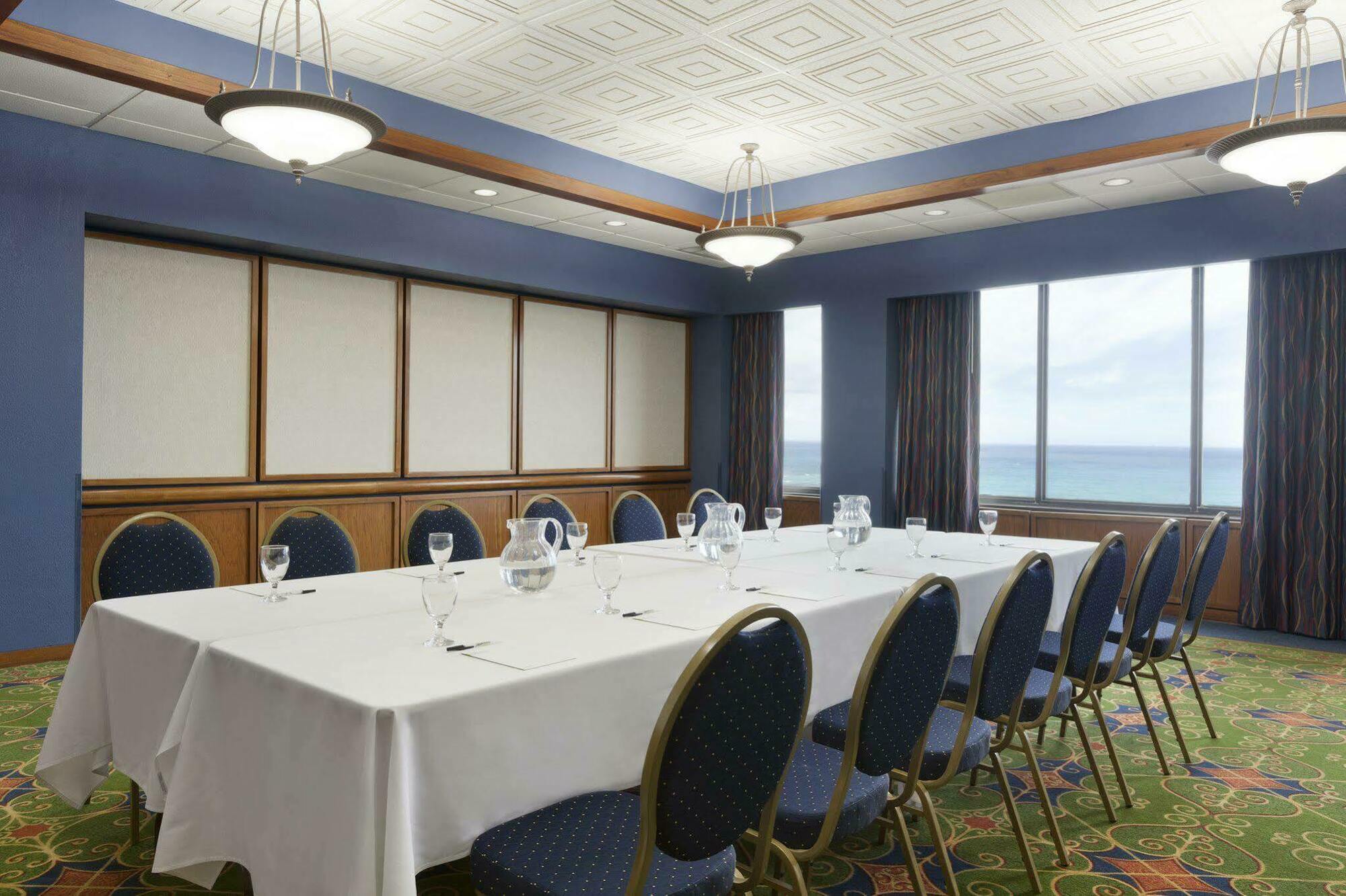 Doubletree By Hilton Beachfront Hotel